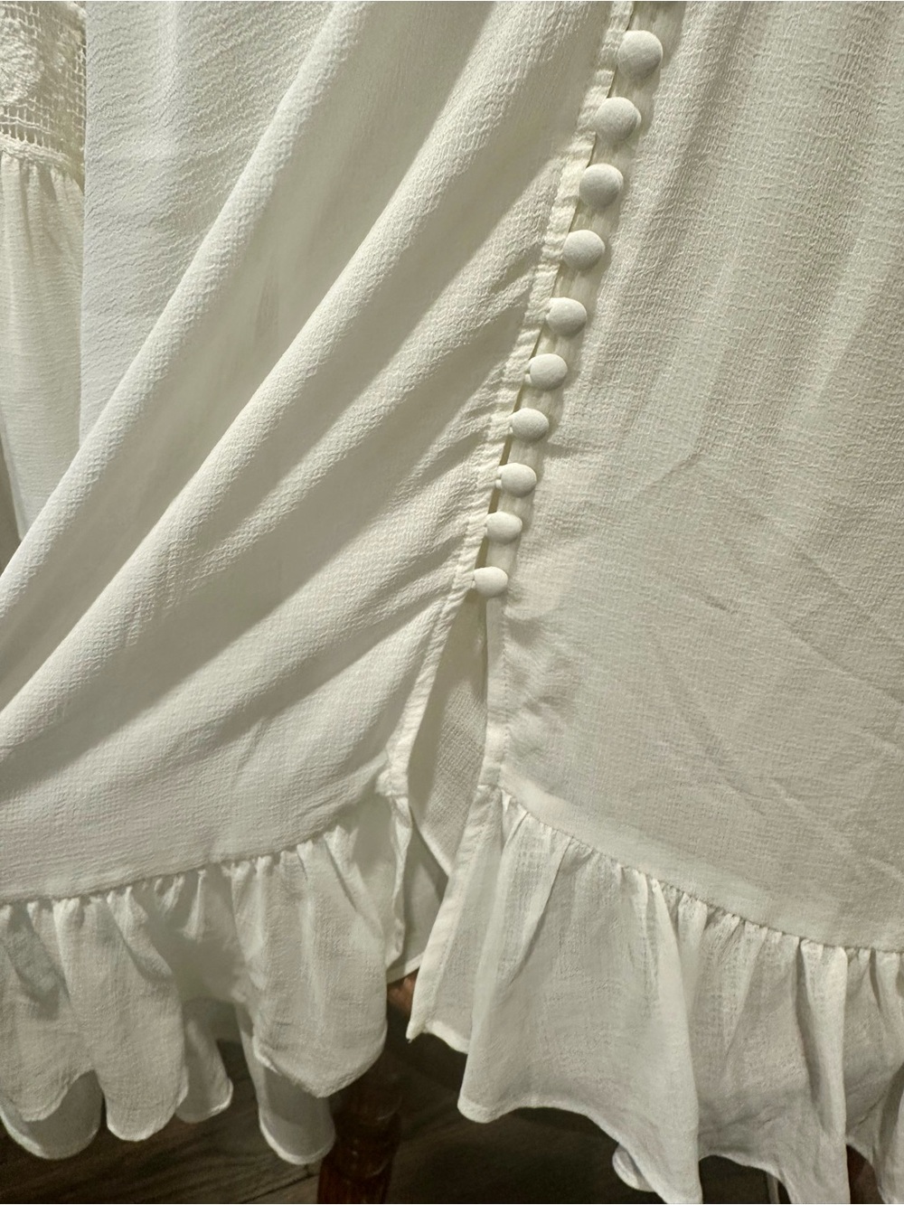 Free People Cream Button-Front Peasant Blouse Boho Chic Lightweight Ruffles M - Picture 8 of 8